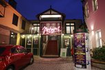Wiener Metropol Außenansicht im Innenhof
Theaterverein Wiener Metropol
Direktion: Dr. Peter Hofbauer